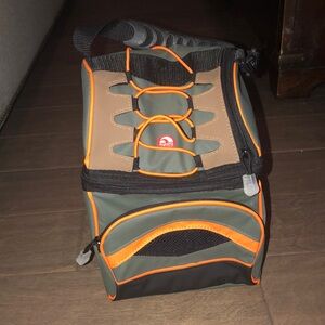 NWOT Igloo lunch bag box. Gray/orange/black